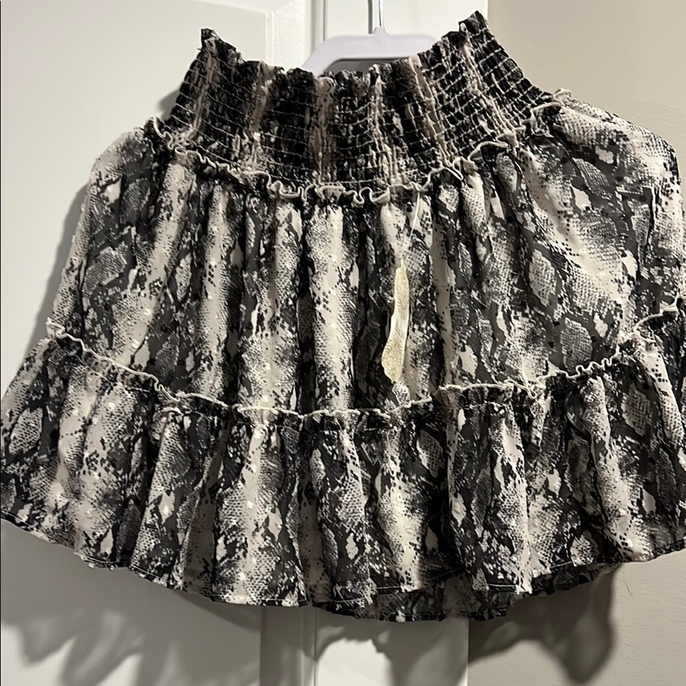 Stylish Black and White Snake Print Skirt